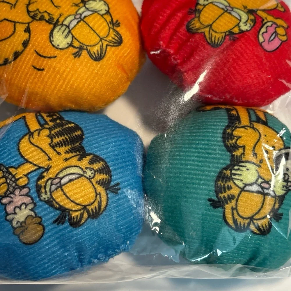 One (1) Pack Of 4 Mini Garfield Plush Toys For Cats—NEW—